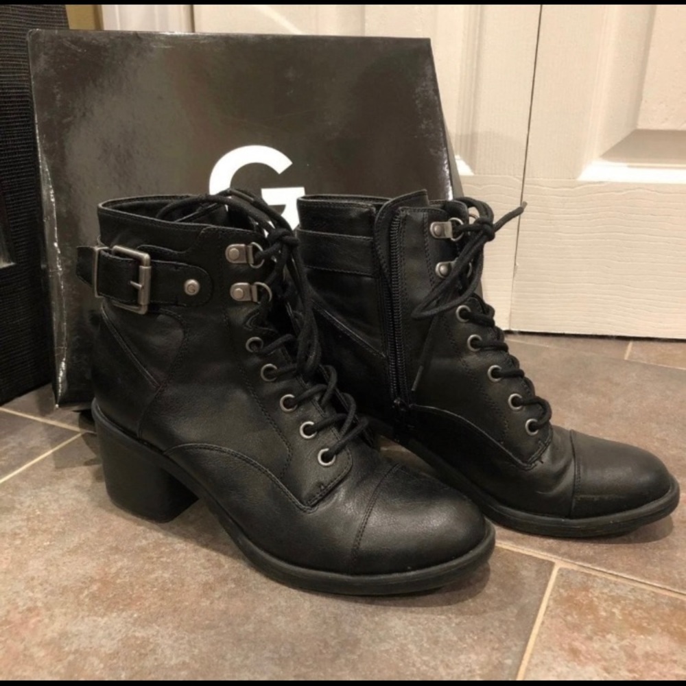 Combat boots